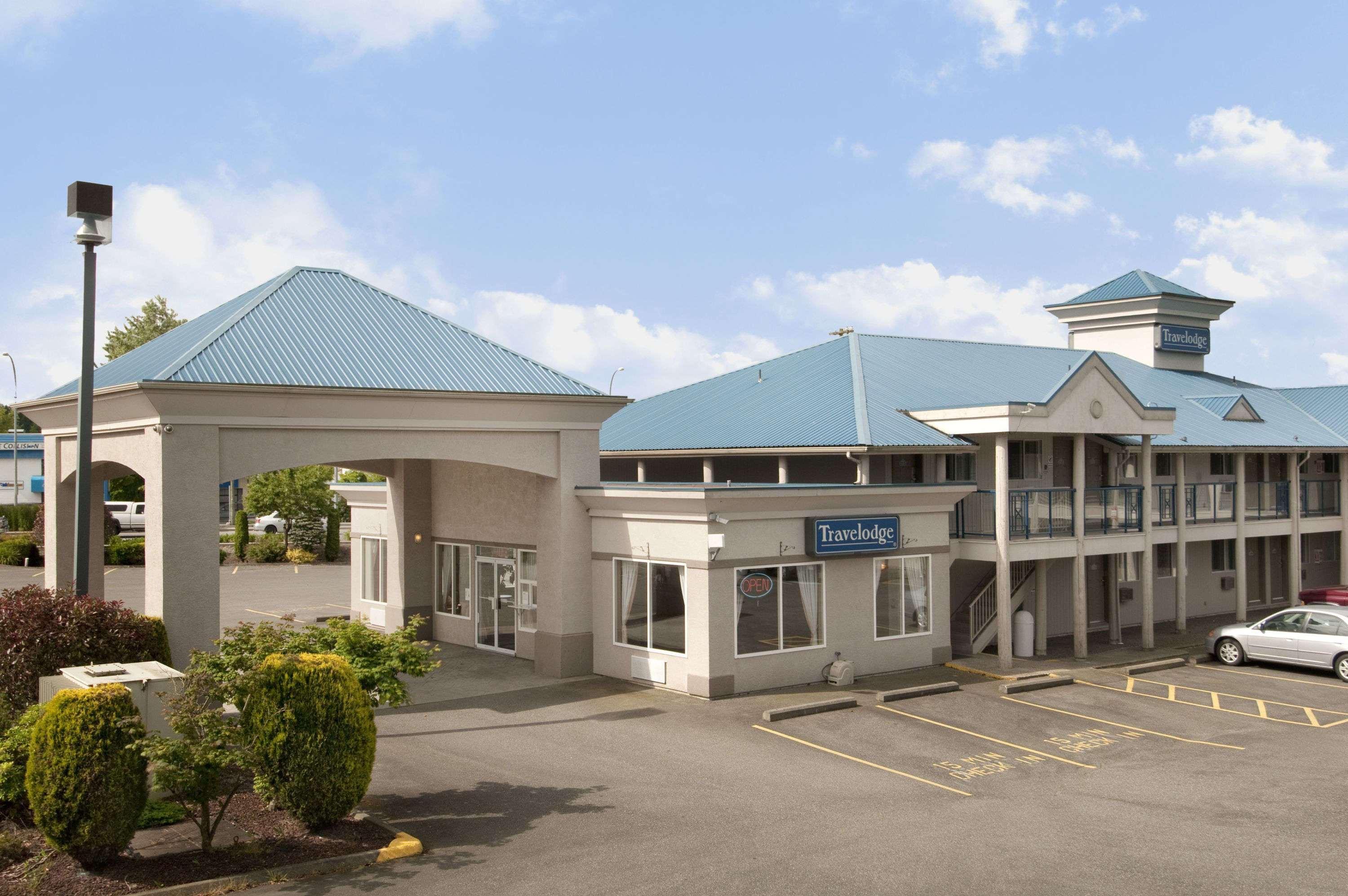 Travelodge By Wyndham Langley Exteriér fotografie