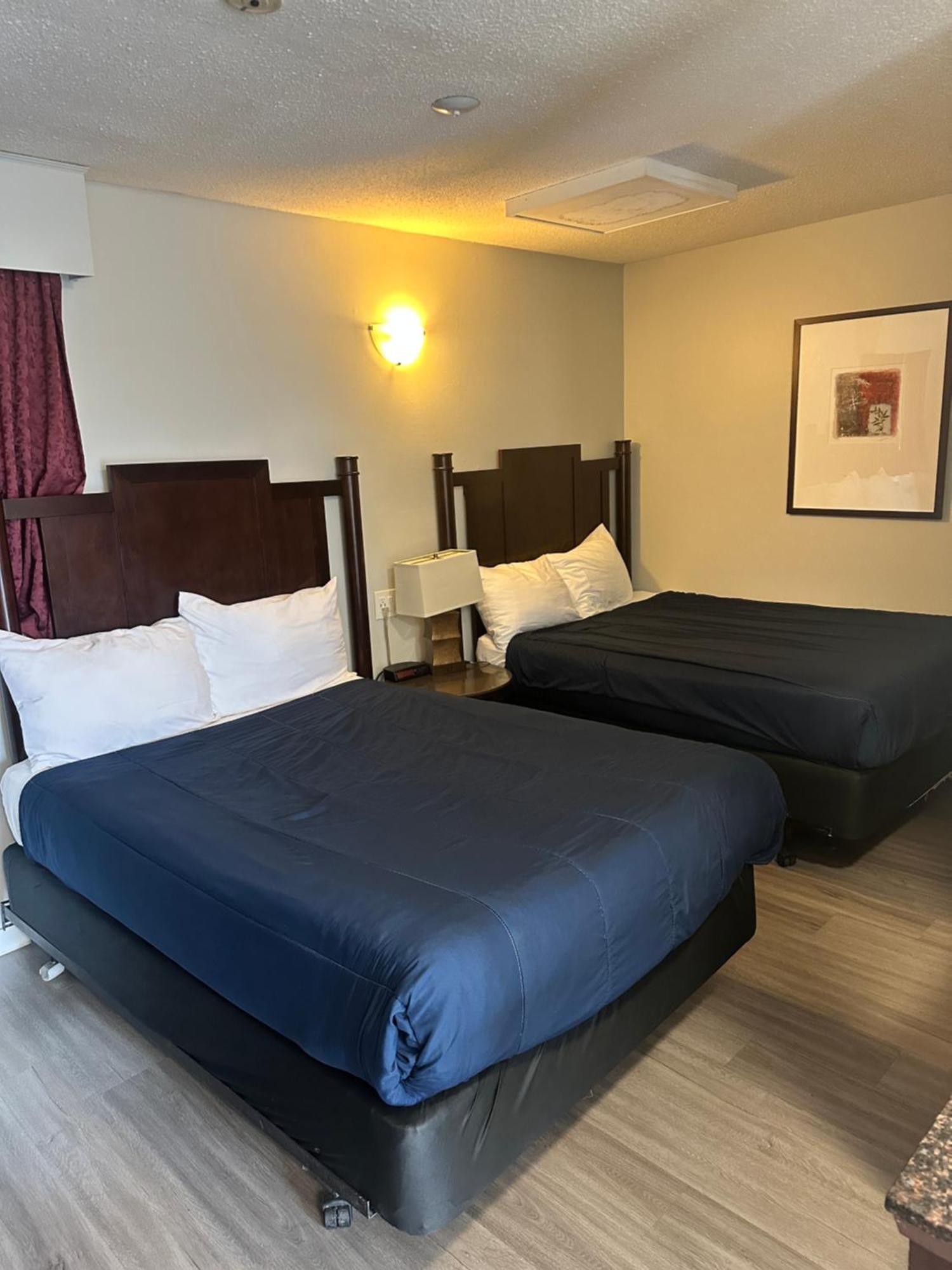 Travelodge By Wyndham Langley Exteriér fotografie